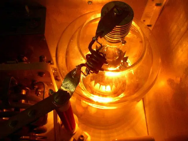 Ученые рассчитали, как получить мощные испускатели электронов для микроскопов и ускорителей частиц