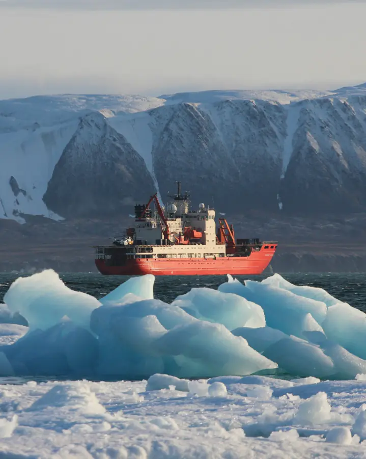 Evolution of Arctic marine geosystems in the context of climate and sea level changes