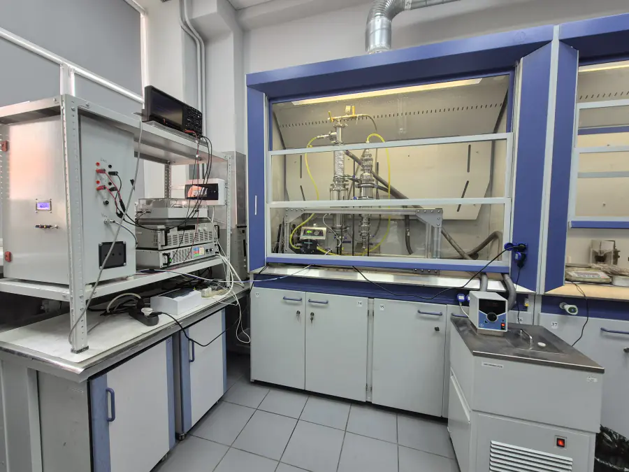 Technology of deep processing of heavy oils and petroleum products under the influence of electric discharges in the liquid phase